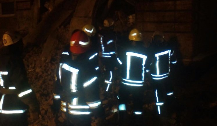 Two people buried under rubble as building collapses in Chernihiv, - State Emergency Service. PHOTOS