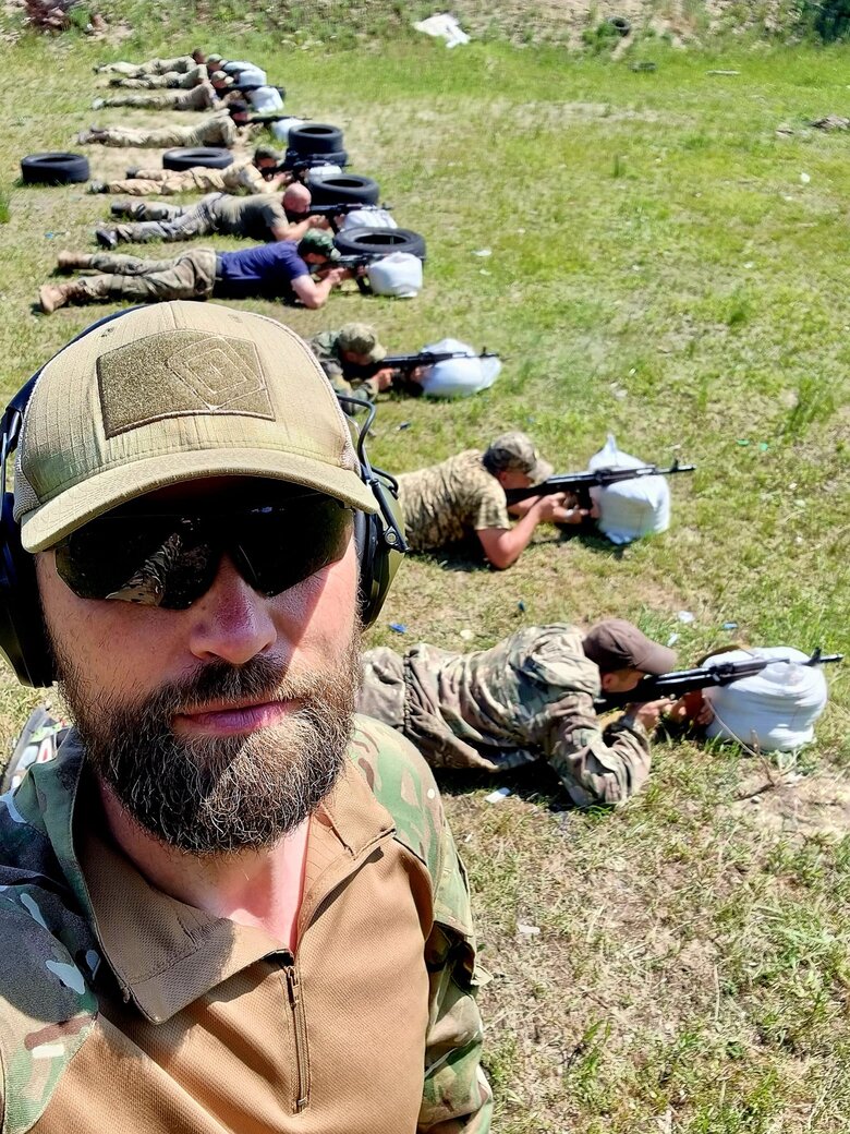 Олег Чистопольцев: Дехто із захисників України воюють, тому що ми маємо себе захистити й відбитися, але до кінця не усвідомлюють, чому та за що йде ця війна. А вона – за наше існування та ідентичність 01