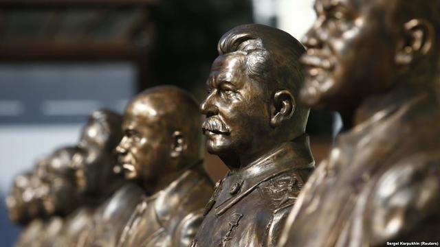 У Москві відкривають Алею вождів з бюстами радянських лідерів 01