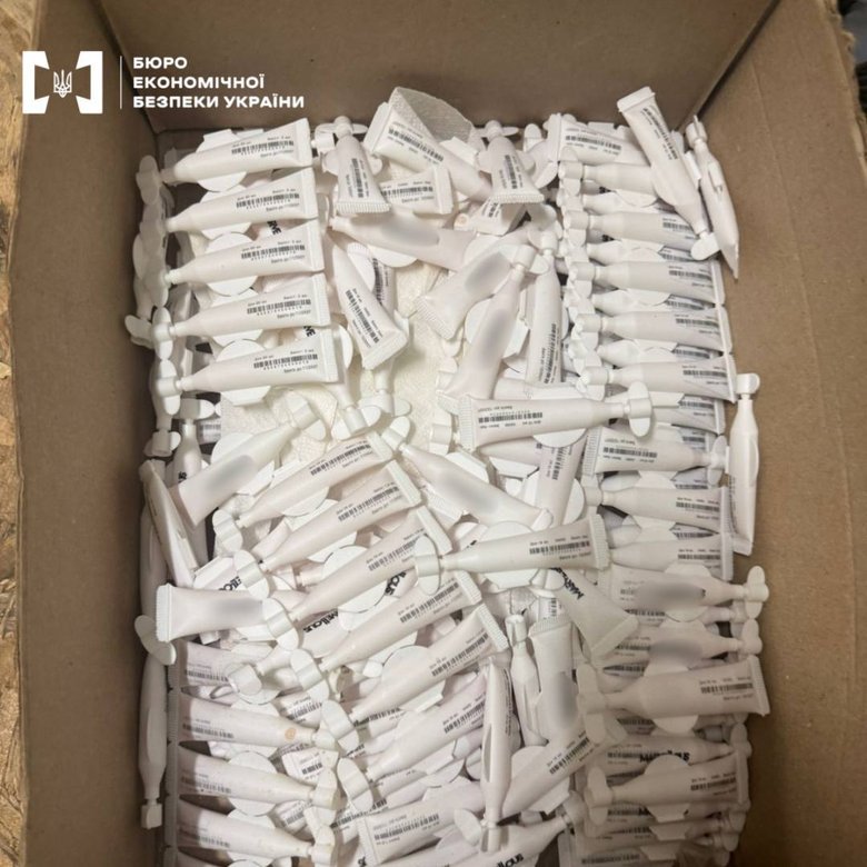 БЕБ знайшло підпільне виробництво наборів для електронних сигарет на Вінниччині
