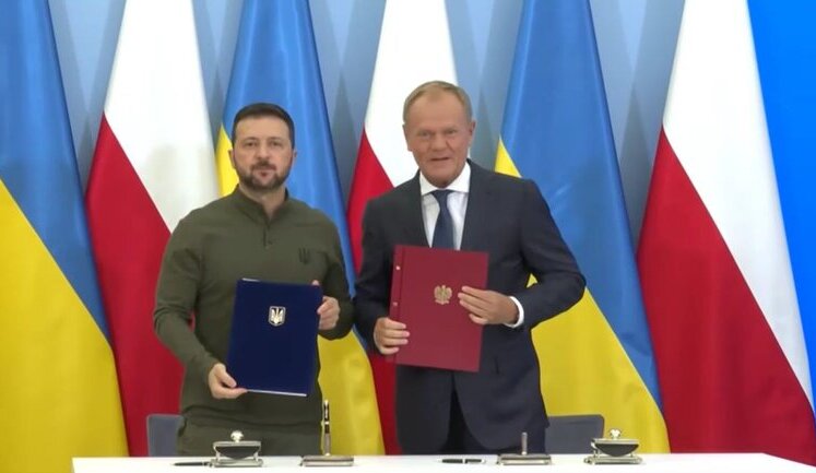 Ukraine and Poland sign security agreement. VIDEO