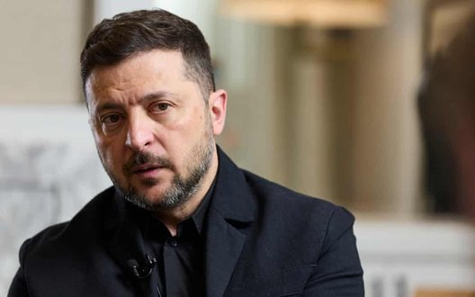 Зеленський розкритикував зняття прапорів України у