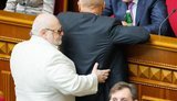 Депутатские будни: очередь к Могилеву, "эмиссары из Москвы" и новое применение "руки Чечетова". ФОТОрепортаж