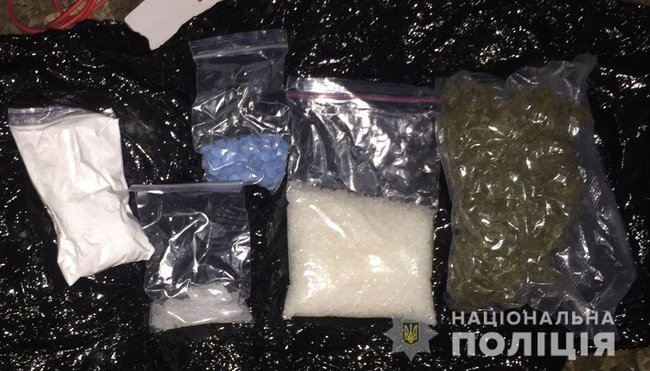 Наркоторговця-іноземця, якого розшукував Інтерпол, затримали на Херсонщині 02