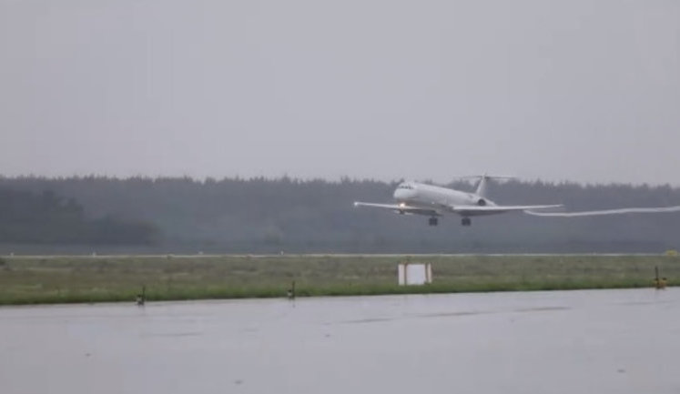 Supposed bird hit forces airliner heading for Turkish Antalya to land in Boryspil airport. VIDEO