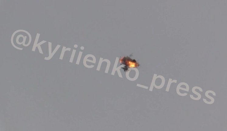 FPV-дрон 79-ї бригади ДШВ наздогнав та збив "Молнію" окупантів на Покровському напрямку. ВIДЕО