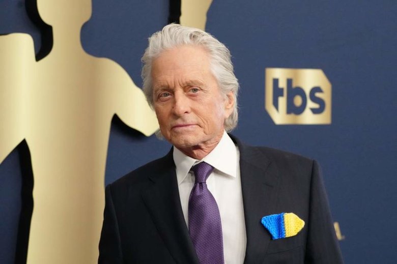 Леді Gaga і жовто-блакитний Майкл Дуглас заявили про підтримку України 01
