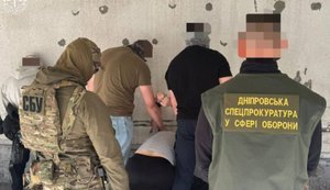 Вимагав $1500 у ветерана війни за зняття з обліку: затримано офіцера ТЦК у Дніпрі. ФОТОрепортаж