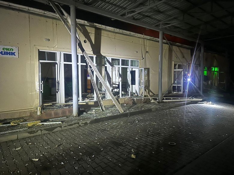 Одеська область під обстрілом: пошкоджено будівлі та авто, є постраждалі