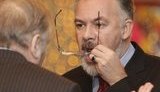 Азаров привычно угрожает Табачнику: "Никому никаких извинений не будет"