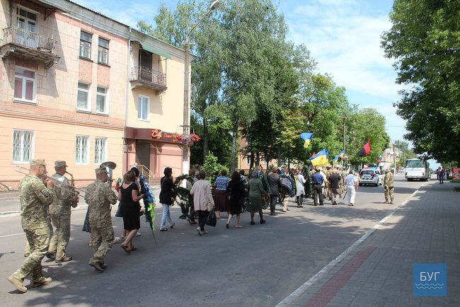 С бойцом 14-й ОМБр Олегом Пушкаруком, погибшим 9 мая на Луганщине, простились на Волыни 15
