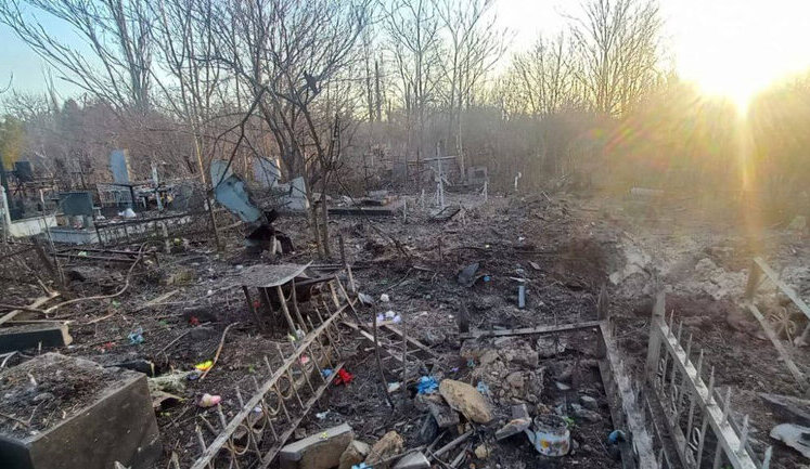 Рашисти атакували кладовище в Одесі: знищено близько 30 могил. ФОТОрепортаж