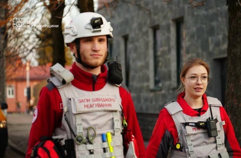 Російський удар по Житомиру: рятувальники ліквідували пожежу, постраждала дитина