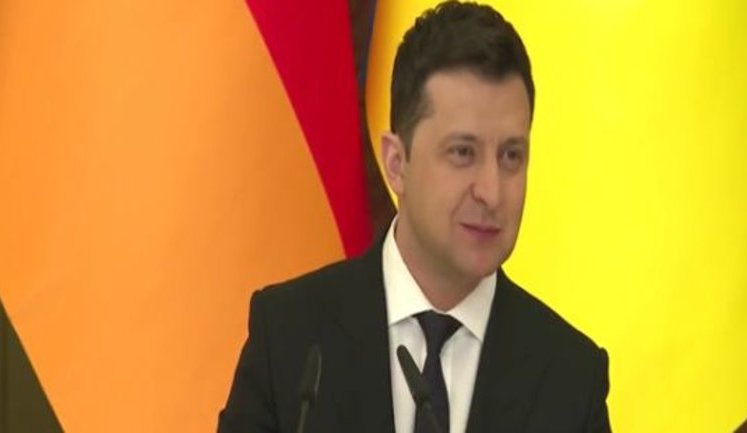 Зеленский ответил, где находится сегодня его семья: "Всегда со мной, всегда с Украиной". ВИДЕО