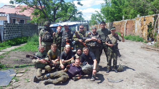 Мама Героя України Тараса Матвіїва: Останні обійми, останній синівський поцілунок... Ми були у масках і рукавицях. Так захотів Тарас, він хвилювався за нас. Останні дотики - через гумові рукавички і маски 06 Мама Героя України Тараса Матвіїва: Останні обійми, останній синівський поцілунок... Ми були у масках і рукавицях. Так захотів Тарас, він хвилювався за нас. Останні дотики - через гумові рукавички і маски 06