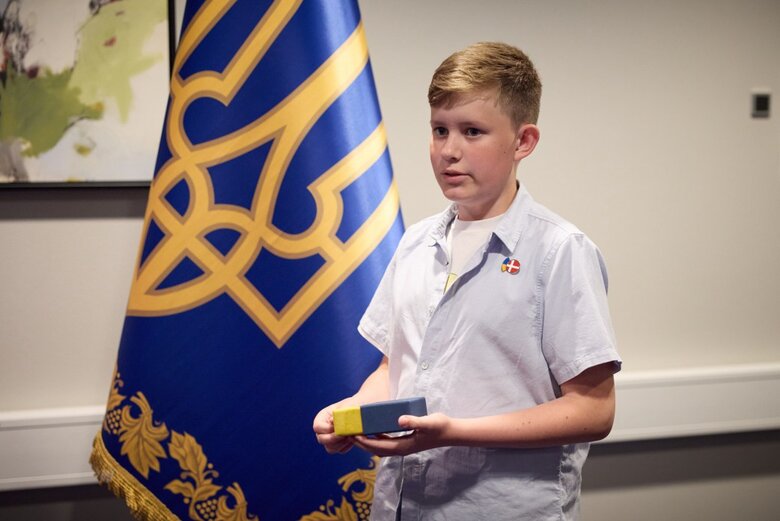 Zelensky honoured 11-year-old Danish boy Jens Thomsen with an award