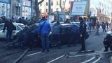 Припаркований автомобіль заважав гасити пожежу в одеському коледжі: його відтягли небайдужі громадяни. ВIДЕО