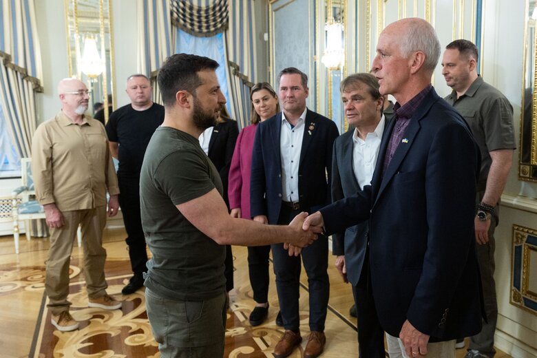 Zelensky thanked US Congress for HIMARS, missiles, and drones 01