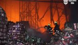 Війська РФ вночі атакували Одещину: горіли склади мережі супермаркетів. ФОТО