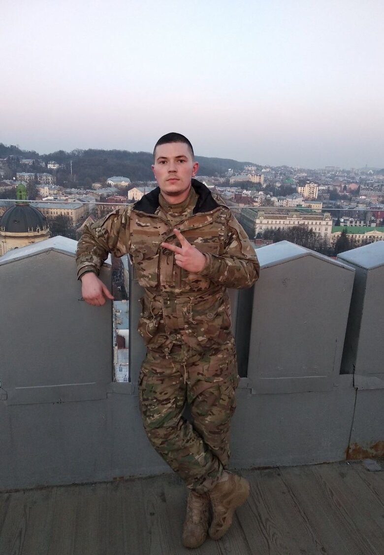 Розвідник окремого штурмового полку Герой України Ігор Дикун про оборону Ірпеня: Дивлюсь кадирівцю в очі, той каже: братан, я свой 05