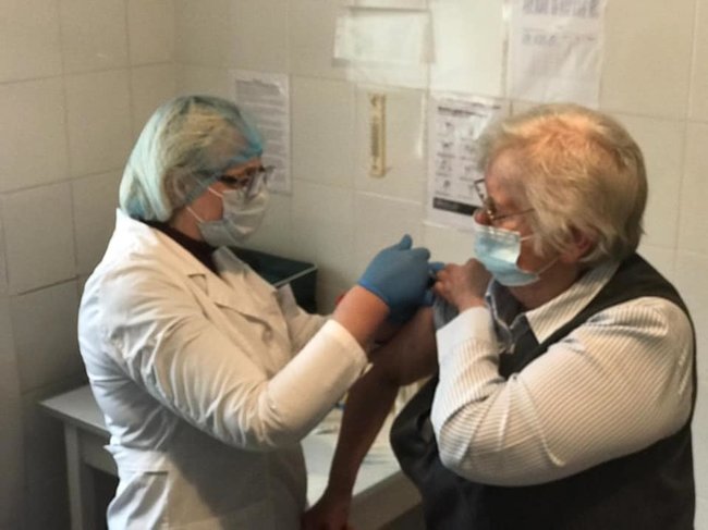 Київщина почала вакцинацію препаратом Pfizer 03