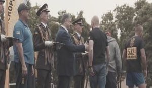 Ветеран "Азова" Толмачев отказался пожимать руку Порошенко при вручении наград победителям Invictus Games. ВИДЕО
