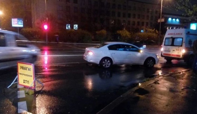 Russian attache's car hits woman at crosswalk in downtown Kyiv, – journalist. PHOTOS