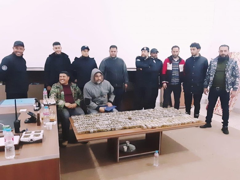 Более 300 упаковок гашиша с изображением Путина было обнаружено на берегу моря в Ливии 02