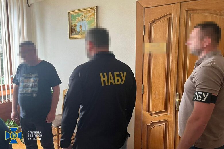 Заступника глави Рівненської облради викрили на хабарі у 600 тисяч грн