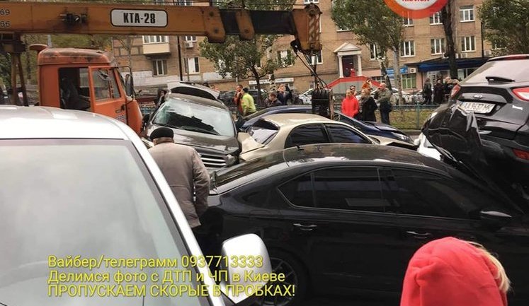 Поліція відкрила кримінальне провадження за фактом ДТП з автокраном у Києві, - Блищик. ВIДЕО