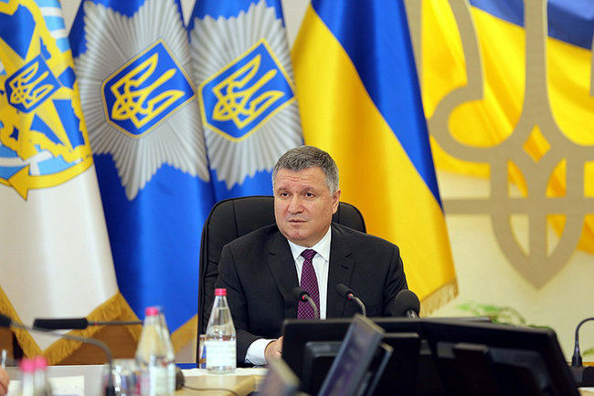 Нацполіція повністю аполітична у виборчому процесі, - Аваков 01
