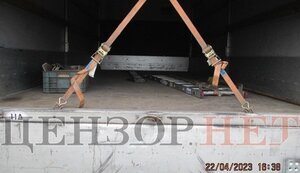 Львівські митники оформили як порожній мікроавтобус, набитий технікою, в тому числі Apple, на $ 1,5 млн. ФОТОрепортаж