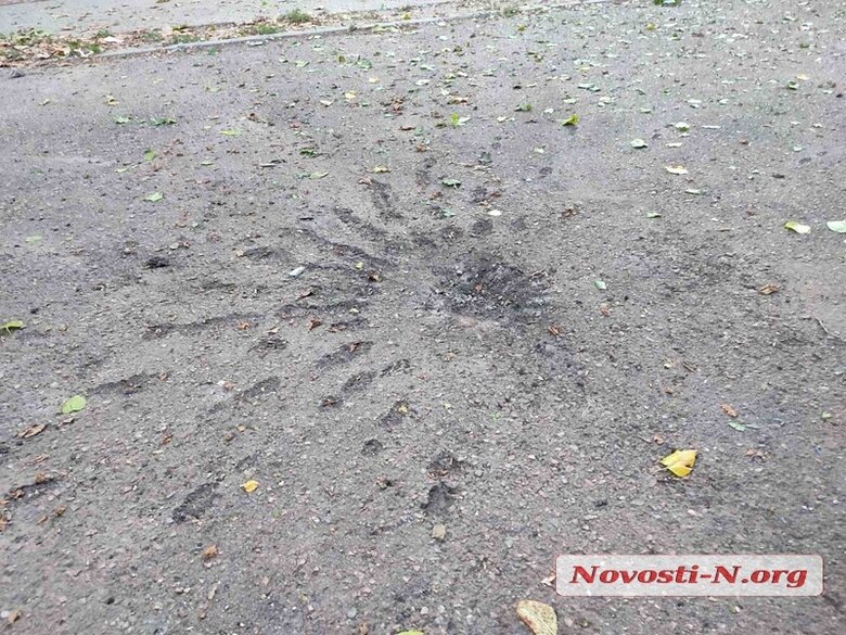 Внаслідок обстрілу зупинки громадського транспорту в Миколаєві 3 загиблих і 12 поранених 02