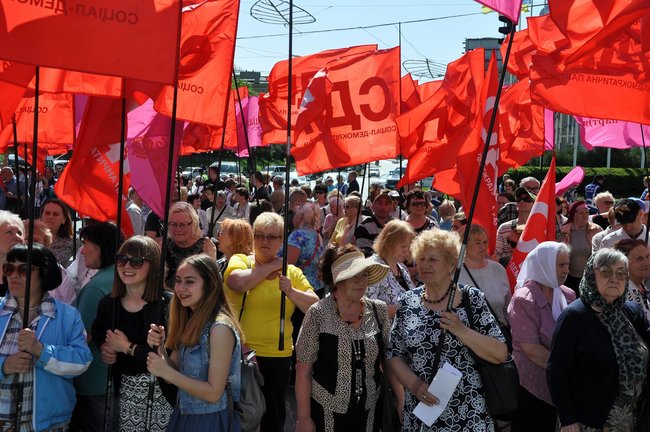 Марш до Дня праці відбувся у центрі Києва 02