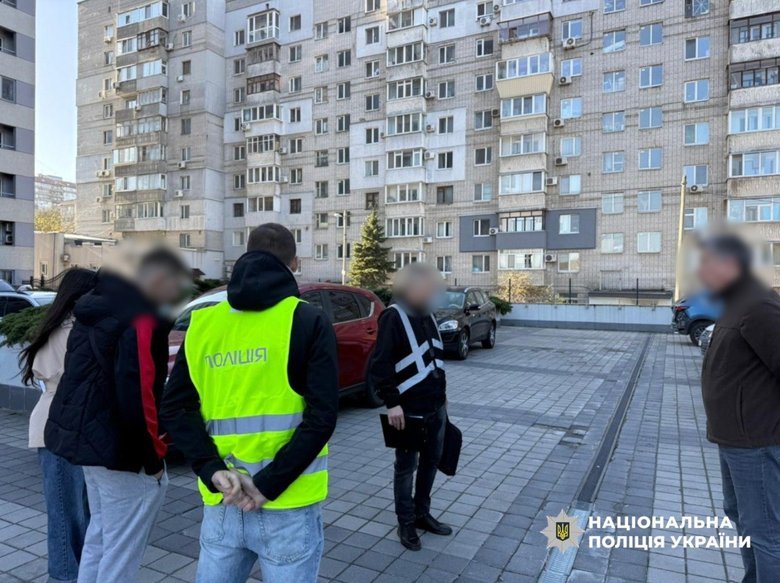 Викрито схему виїзду за кордон чоловіків під виглядом музикантів