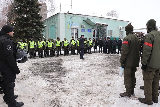Полицейские и нацгвардейцы тренировались противодействовать попыткам блокировки работы судов в Славянске, - пресс-центр ООС 03