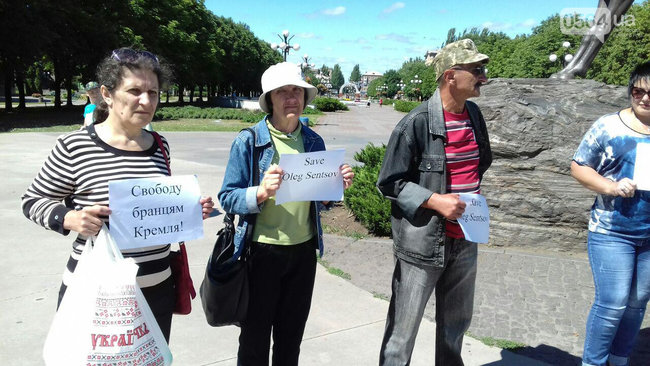 Мешканці Кривого Рогу вийшли на всесвітню акцію FreeSentsov 03
