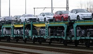В Україні падає попит на бензинові авто: популярні моделі травня