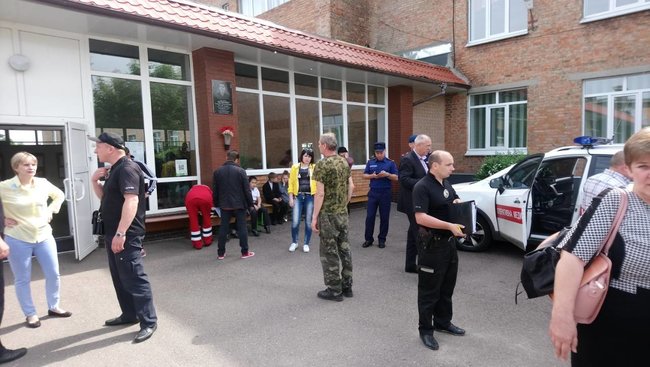 Масове отруєння в Черкасах: 55 осіб госпіталізовано, - ДСНС 01
