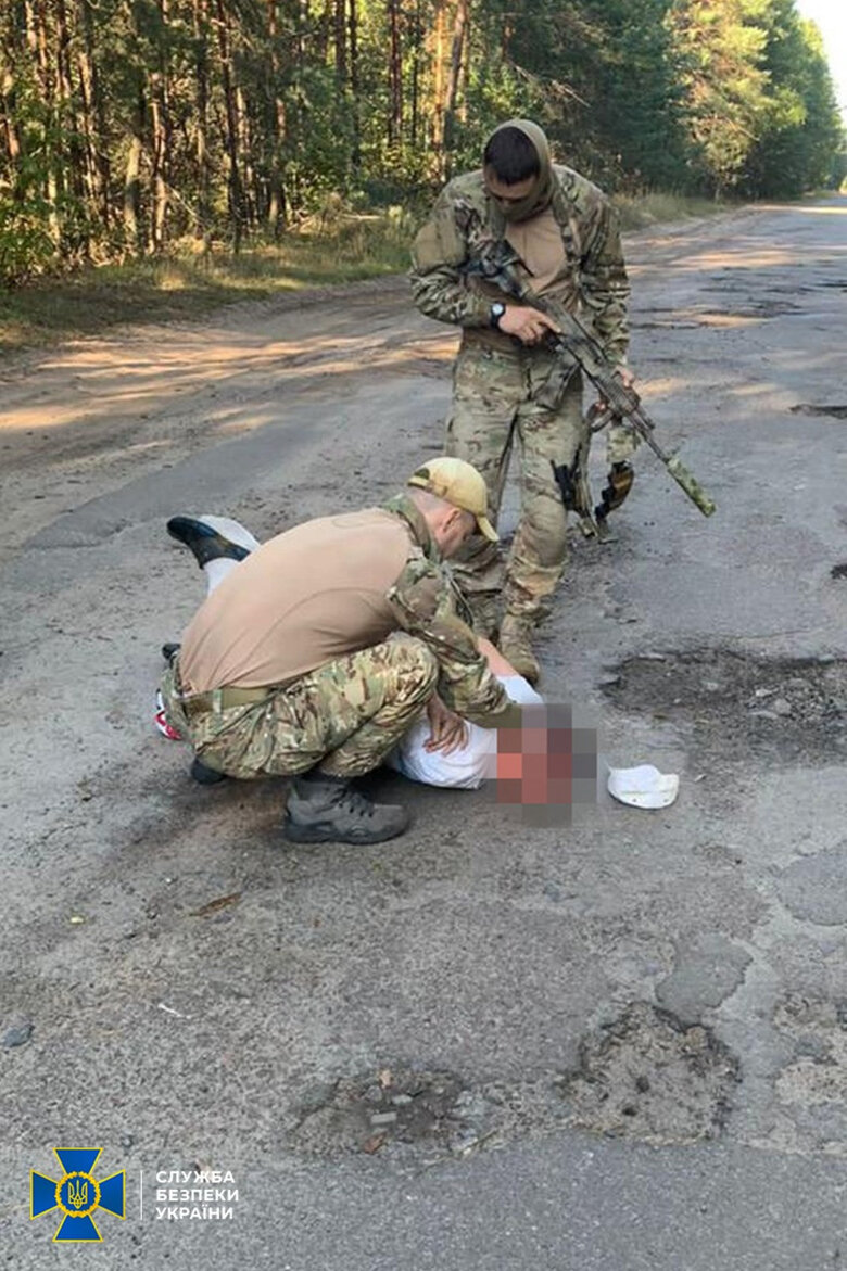 СБУ задержала агента РФ, разведывавшего пограничные укрепления на Сумщине 02