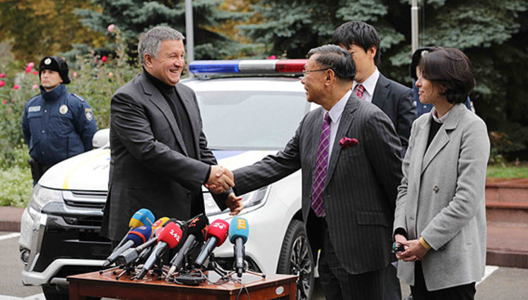 Japan donates 9,500 sets of winter uniform to Ukrainian police, - Avakov. PHOTOS+VIDEO