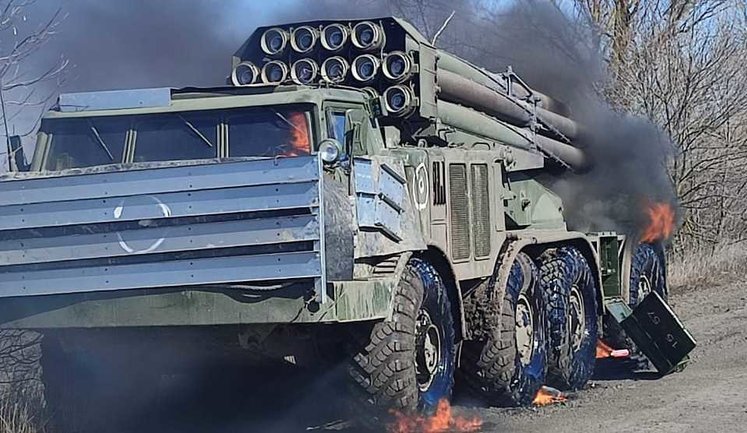 Вертоліт окупантів обстріляв свої ж позиції на Харківщині: Знищено величезну кількість особового складу та техніки рашистів