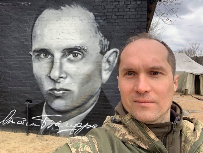 Ухвалив рішення скласти повноваження радника міністра оборони України на громадських засадах 01