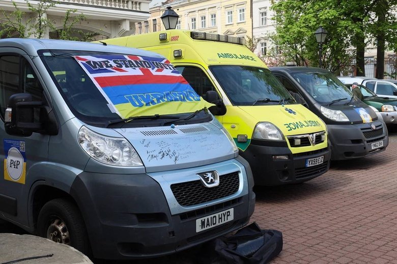 До Львова прибув 27-й гуманітарний конвой із технікою для українських військових