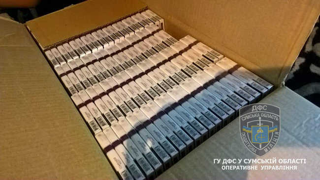 Податківці ліквідували міжрегіональну схему обігу контрафактних тютюнових виробів, вилучено сигарет на 3,9 млн грн 06