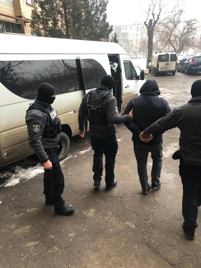 Полиция задержала банду черных риэлторов в Одессе 03