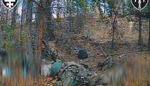 Окупант прикинувся мертвим в лісі та залишився "відпочивати" там назавжди: бійці SIGNUM. ВIДЕО