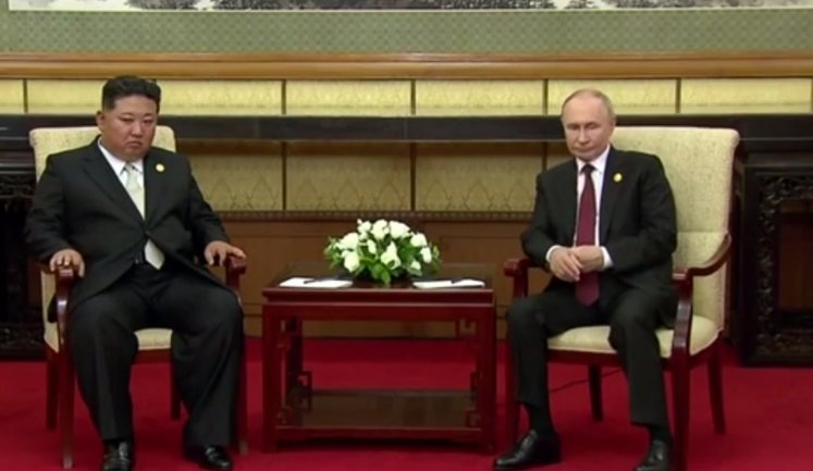 Трамп - Сі Цзіньпіну: Передайте вітання Путіну та Кім Чен Ину, які плетуть змову проти США