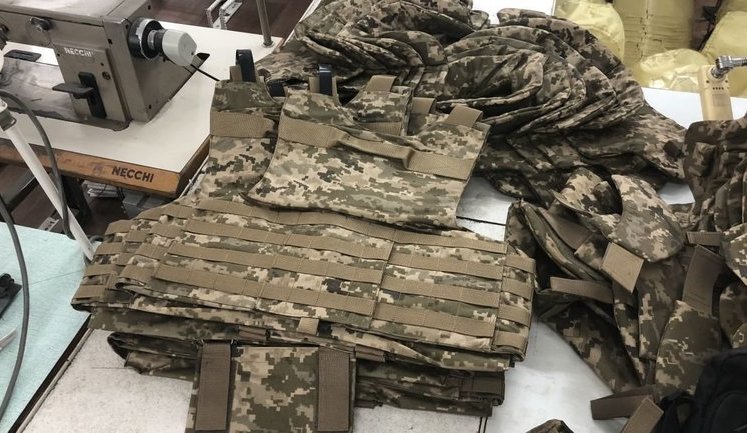 Кабмін оприлюднив нові правила ввезення бронежилетів, тепловізорів та безпілотників