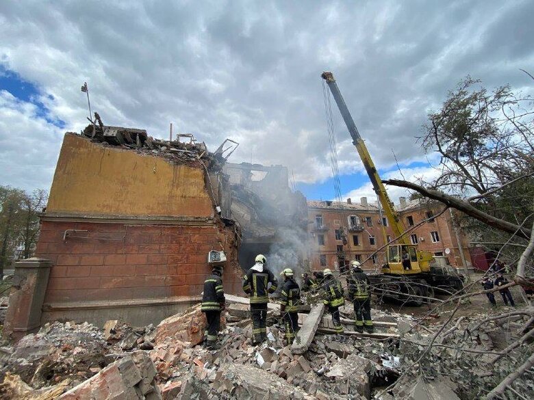 Blow struck Sloviansk: man’s body was found from under rubble of building 03 Blow struck Sloviansk: man’s body was found from under rubble of building 03
